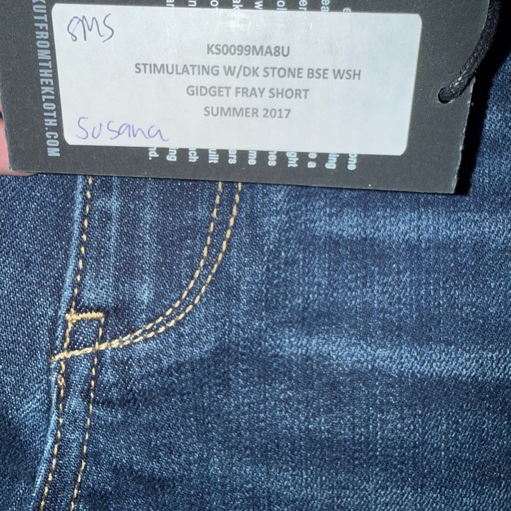 Kut from the Kloth Gidget Fray Shorts - Picture 5 of 7